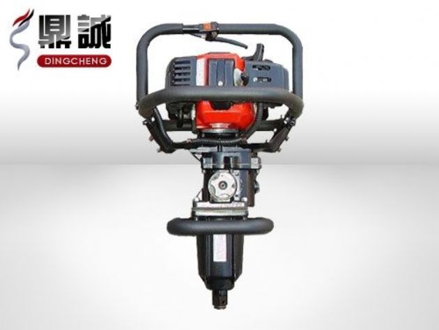 點擊查看詳細信息<br>標題：便攜式內(nèi)燃扳手 閱讀次數(shù)：4541